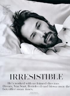 Keanu Reeves, irresistible e intelectual en Vogue Hommes